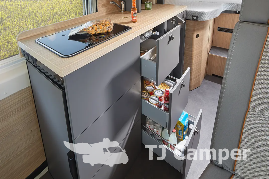 Malibu 640 LE RB two rooms skyview