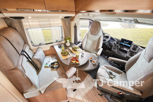 Malibu Van First Class  two rooms GT Skyview 640 LE RB - 500015166