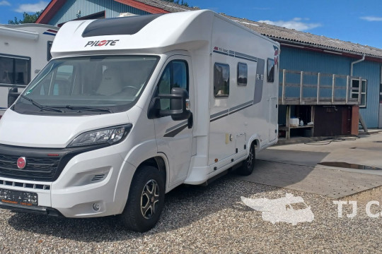 Pilote P 696GJ