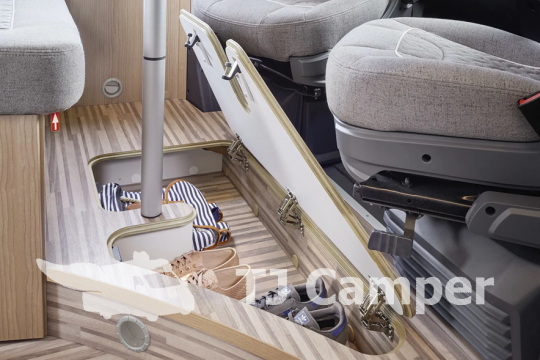 Malibu van 640 Two Rooms LE RB GT