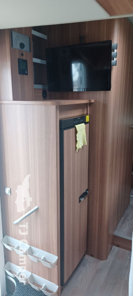 Weinsberg CaraSuite 700 MX Automatgear