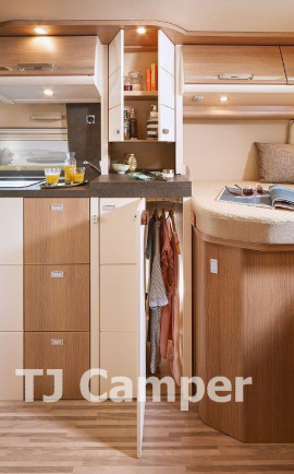 Malibu Van First Class  two rooms GT Skyview 640 LE RB - 500015166