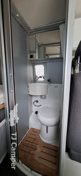 Hymer Free 540 med hævetag automatgear