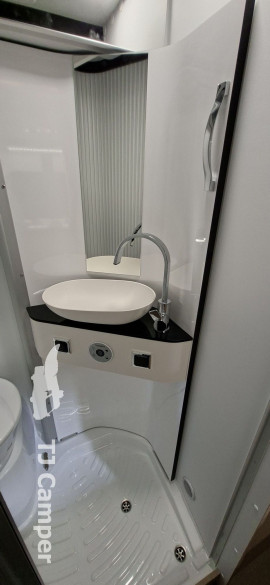 Pössl Summit 640 med Ruhl læder