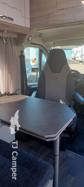 Bravia Mobil Swan 636