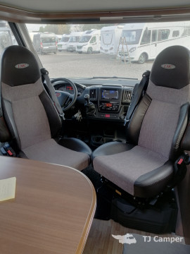LMC Explorer I735