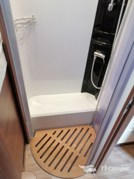 LMC Explorer I735