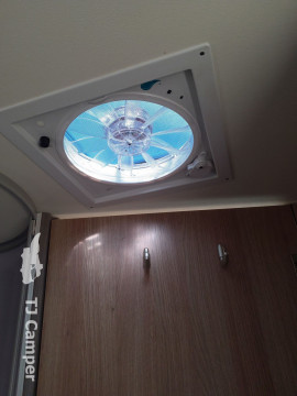 Knaus Sky TI 700 MEG