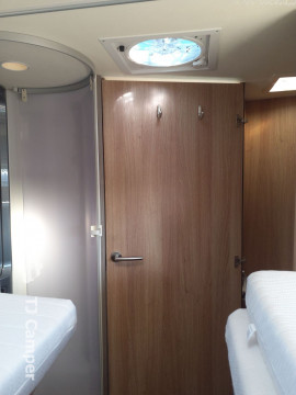 Knaus Sky TI 700 MEG